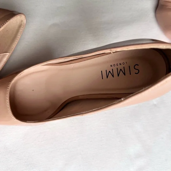 ✖️sold✖️Nude Patent Leather Pumps - Picture 8 of 13